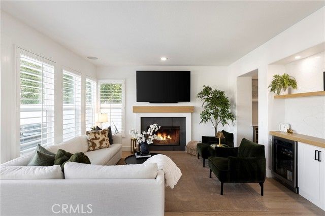 1 Riviera, Laguna Hills, CA 92679