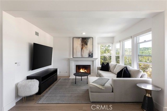 1 Riviera, Laguna Hills, CA 92679