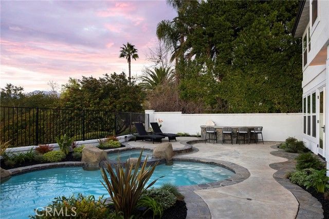 1 Riviera, Laguna Hills, CA 92679