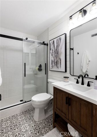 1 Riviera, Laguna Hills, CA 92679