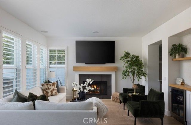 1 Riviera, Laguna Hills, CA 92679