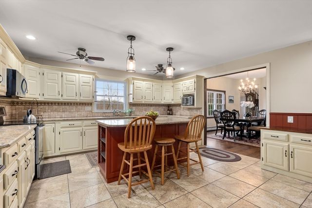 235 James St, Ludlow, MA 01056