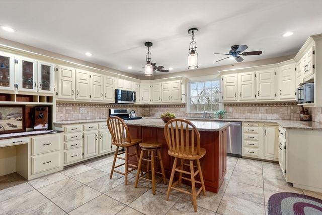 235 James St, Ludlow, MA 01056