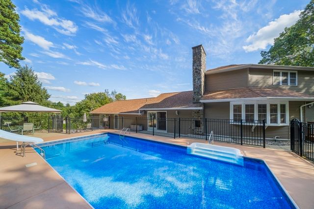 235 James St, Ludlow, MA 01056