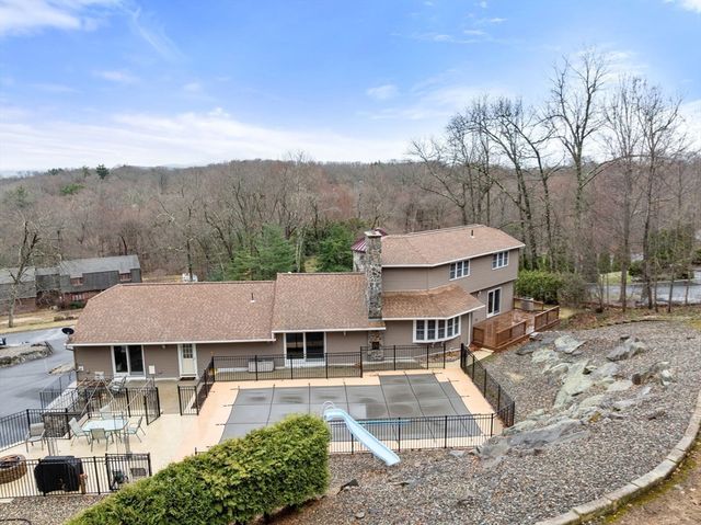 235 James St, Ludlow, MA 01056