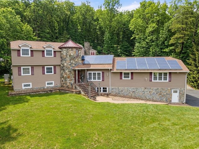 235 James St, Ludlow, MA 01056