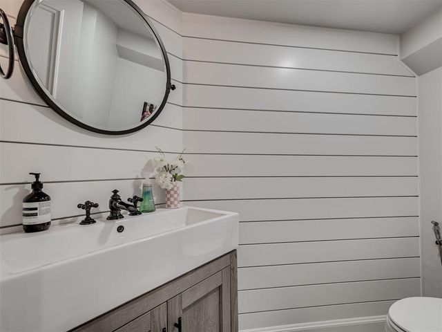 18601 Wolf Creek Drive, Edmond, OK 73012