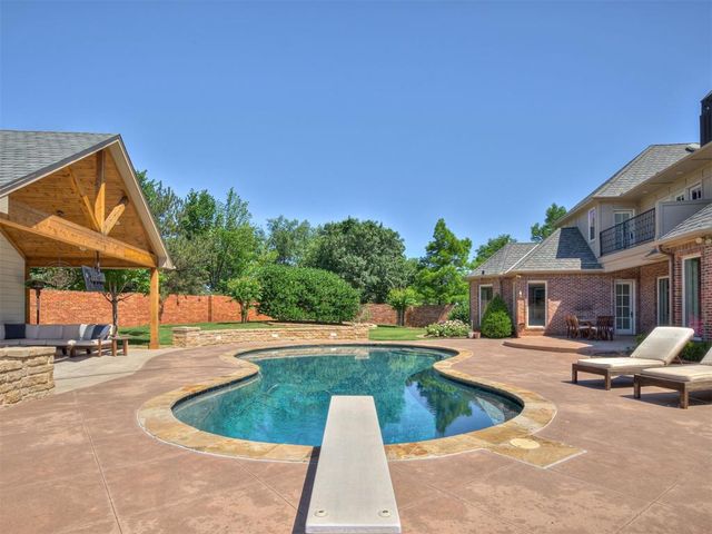 18601 Wolf Creek Drive, Edmond, OK 73012