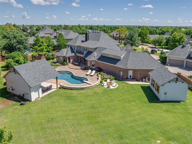 18601 Wolf Creek Drive, Edmond, OK 73012