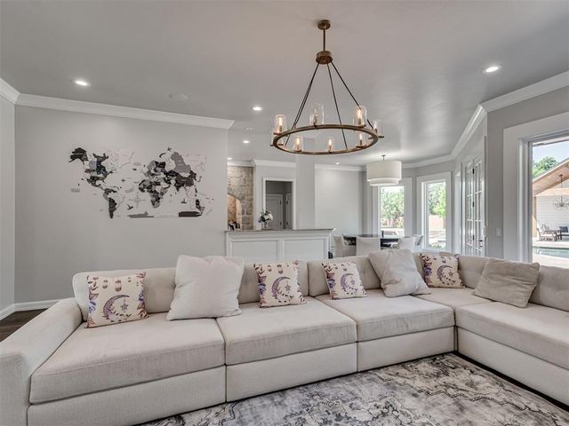 18601 Wolf Creek Drive, Edmond, OK 73012