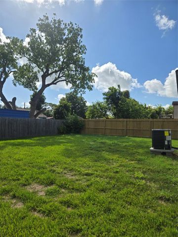 711 Rosedale Street, La Marque, TX 77568