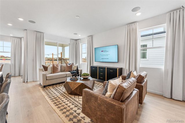 3328 N Duquesne Way, Aurora, CO 80019