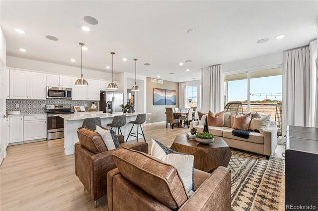 3328 N Duquesne Way, Aurora, CO 80019