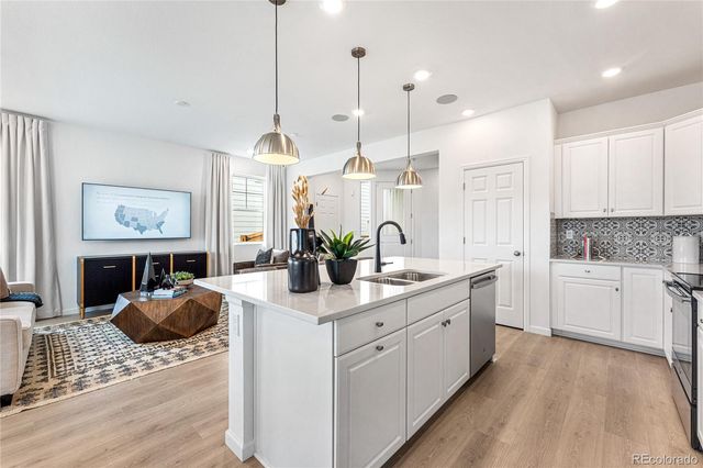 3328 N Duquesne Way, Aurora, CO 80019