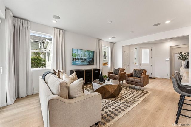 3328 N Duquesne Way, Aurora, CO 80019