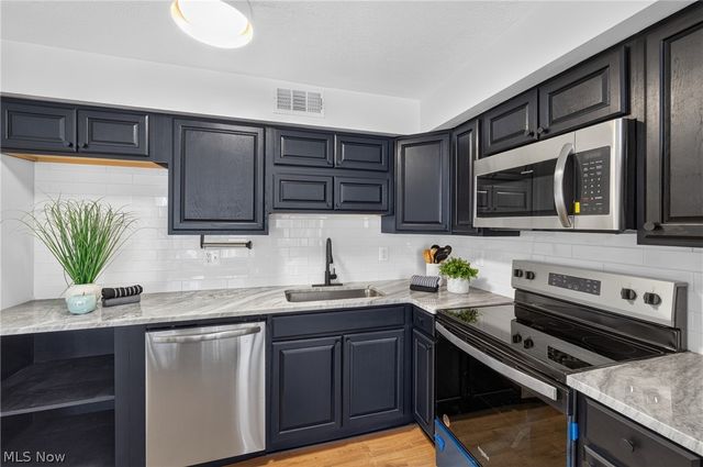 2222 Detroit Avenue 417, Cleveland, OH 44113