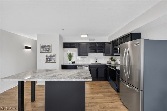 2222 Detroit Avenue 417, Cleveland, OH 44113
