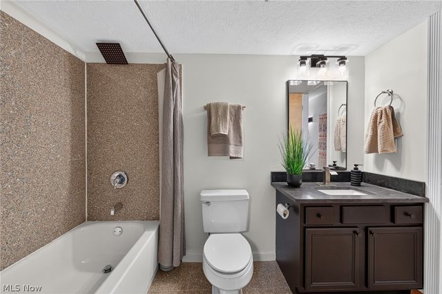 2222 Detroit Avenue 417, Cleveland, OH 44113