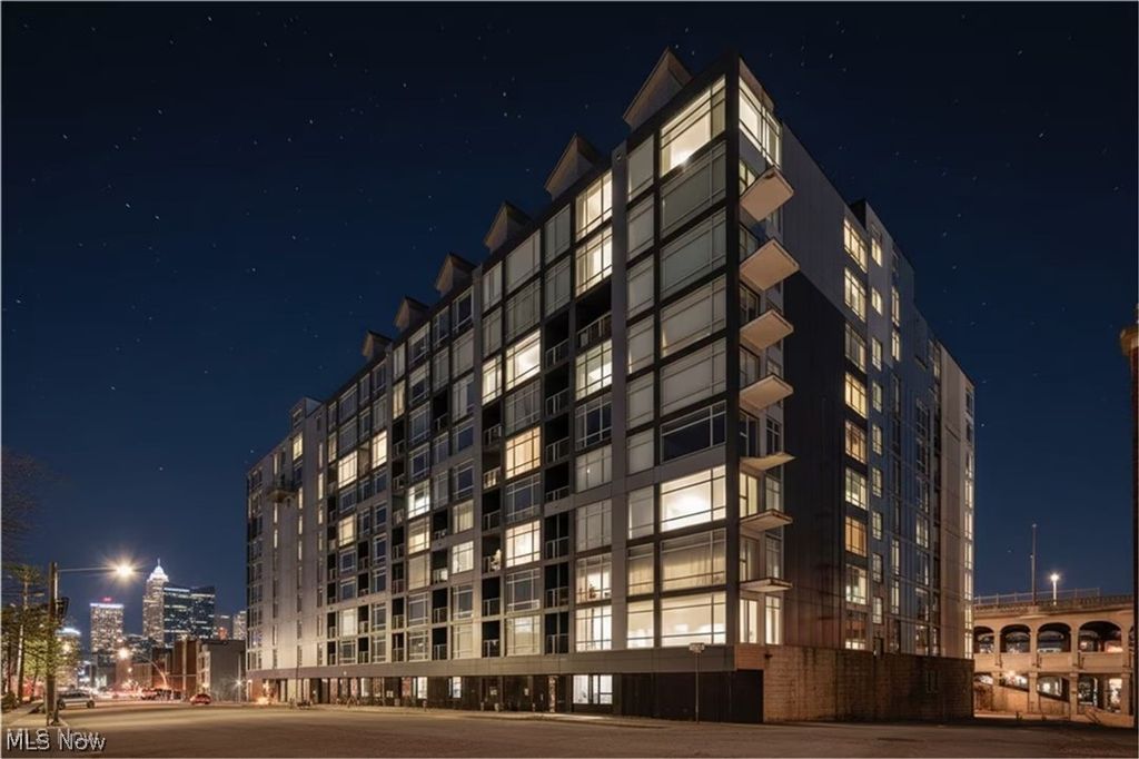 2222 Detroit Avenue 417, Cleveland, OH 44113