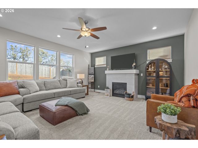 2505 ROGERS Ln, Salem, OR 97304