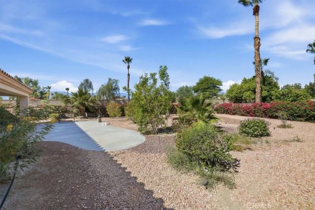 39375 Falconwood Court, Palm Desert, CA 92211