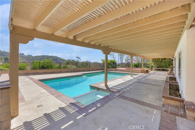 22086 Esplendor, Mission Viejo, CA 92691