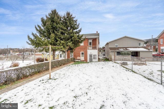 310 S MARKET ST, Millersburg, PA 17061