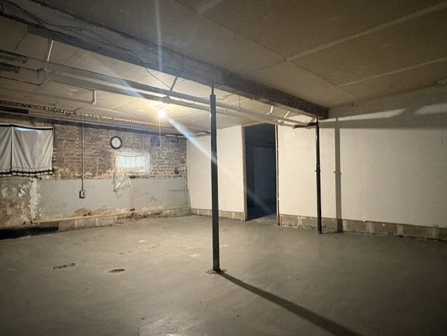 6537 S Francisco Avenue, Chicago, IL 60629