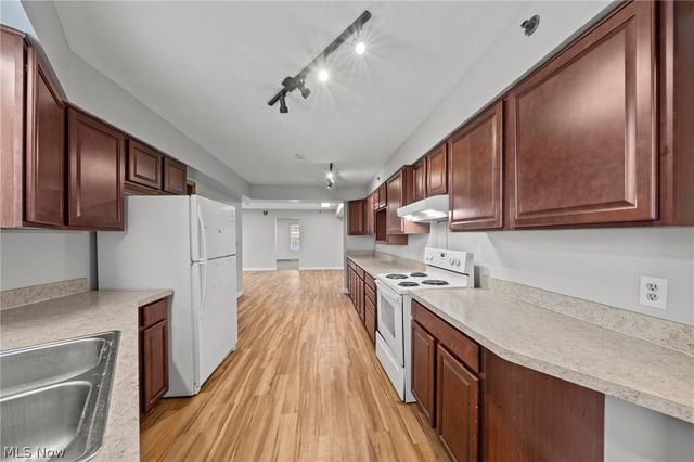 1653 Southbend Drive, Rocky River, OH 44116