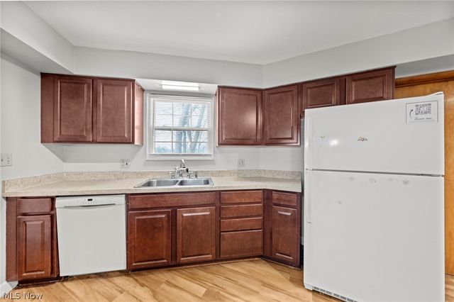 1653 Southbend Drive, Rocky River, OH 44116