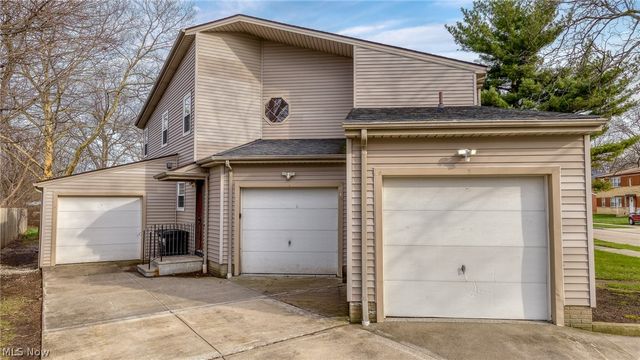 1653 Southbend Drive, Rocky River, OH 44116