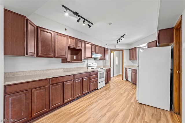 1653 Southbend Drive, Rocky River, OH 44116