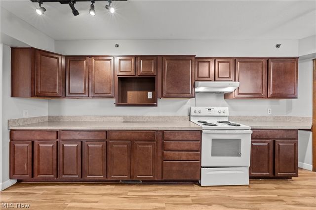 1653 Southbend Drive, Rocky River, OH 44116