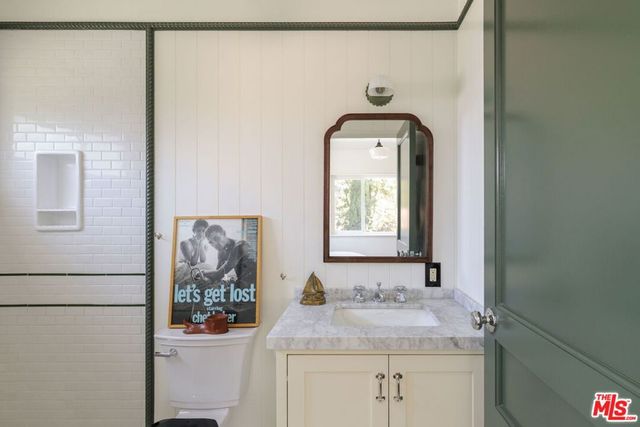 963 Pine Grove Avenue, Los Angeles, CA 90042