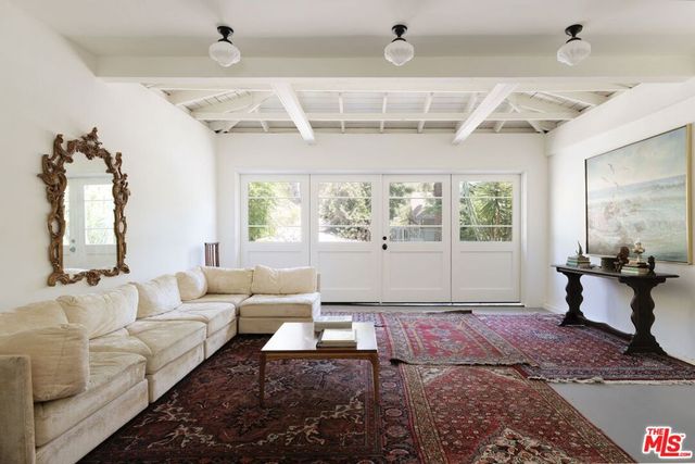 963 Pine Grove Avenue, Los Angeles, CA 90042