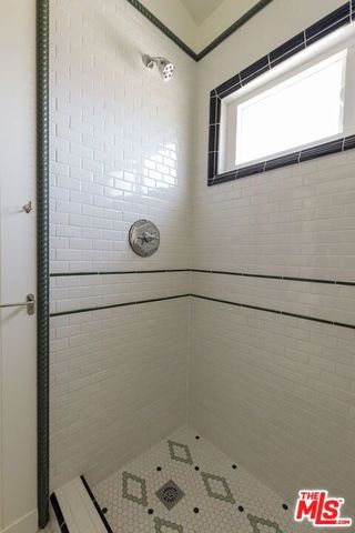 963 Pine Grove Avenue, Los Angeles, CA 90042