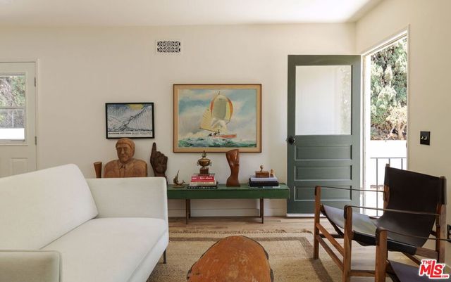963 Pine Grove Avenue, Los Angeles, CA 90042