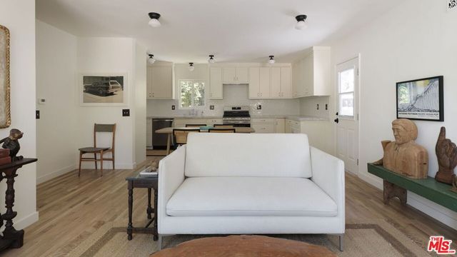 963 Pine Grove Avenue, Los Angeles, CA 90042