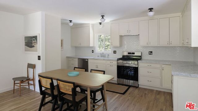 963 Pine Grove Avenue, Los Angeles, CA 90042