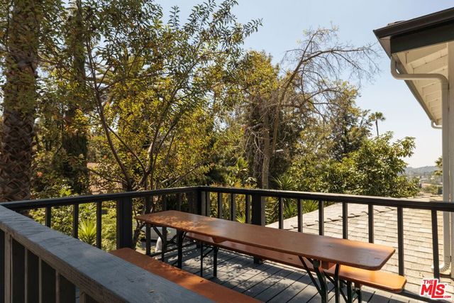 963 Pine Grove Avenue, Los Angeles, CA 90042
