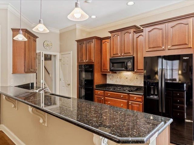 7999 WILLOW BROOK RD, Germantown, TN 38138