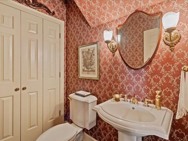 7999 WILLOW BROOK RD, Germantown, TN 38138