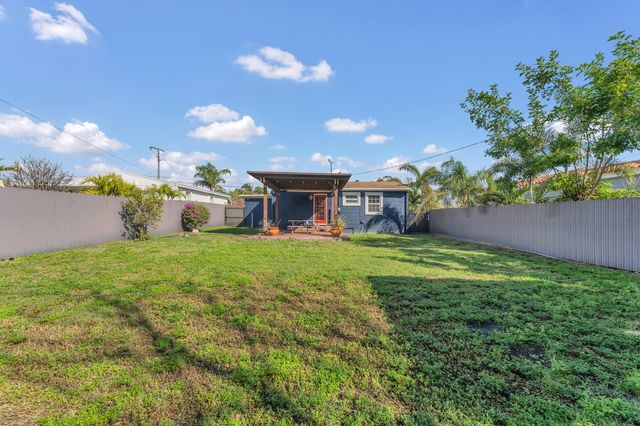 818 Kaye Street, West Palm Beach, FL 33405