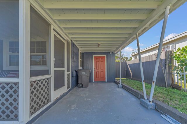 818 Kaye Street, West Palm Beach, FL 33405