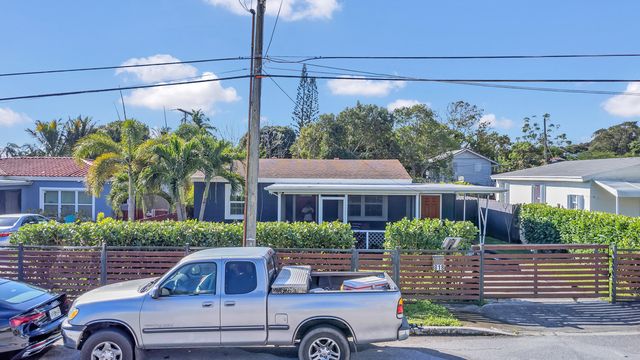 818 Kaye Street, West Palm Beach, FL 33405