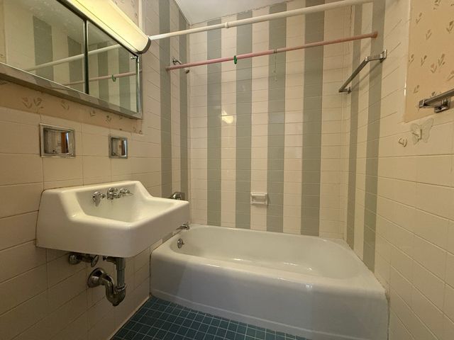 5050 Washington St 553, Boston, MA 02132
