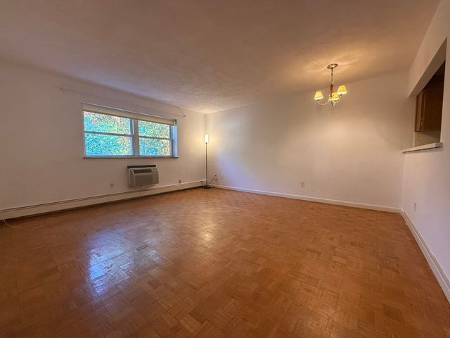 5050 Washington St 553, Boston, MA 02132