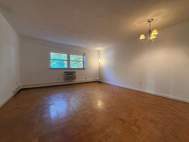 5050 Washington St 553, Boston, MA 02132