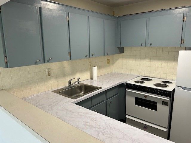 5050 Washington St 553, Boston, MA 02132
