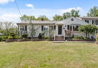 20 1/2 Bliss St 1, Taunton, MA 02780